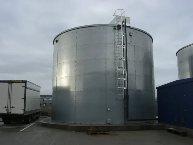 Process water tanks
